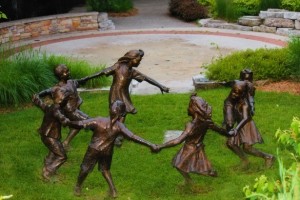 Photo Courtesy of Tammy Sue http://www.publicdomainpictures.net/view-image.php?image=77459&picture=bronze-children-statues